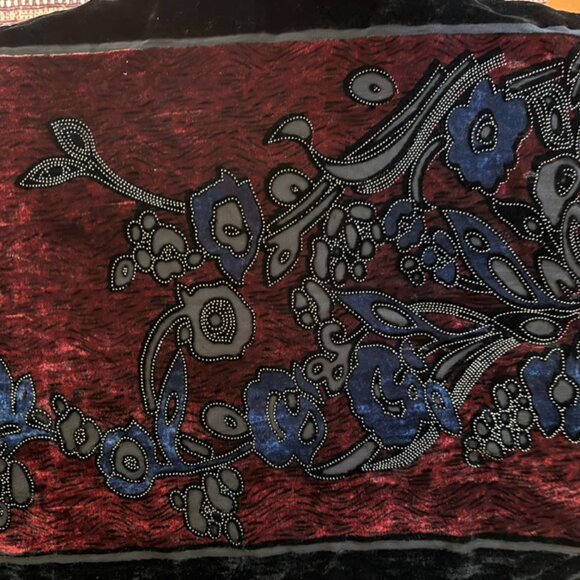 Beautiful Scarf or Shawl - Picture 3 of 3